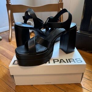 DREAM PAIRS Black Platform Chunky Heels. Women’s size 11 Men’s size 9 EU Size 43